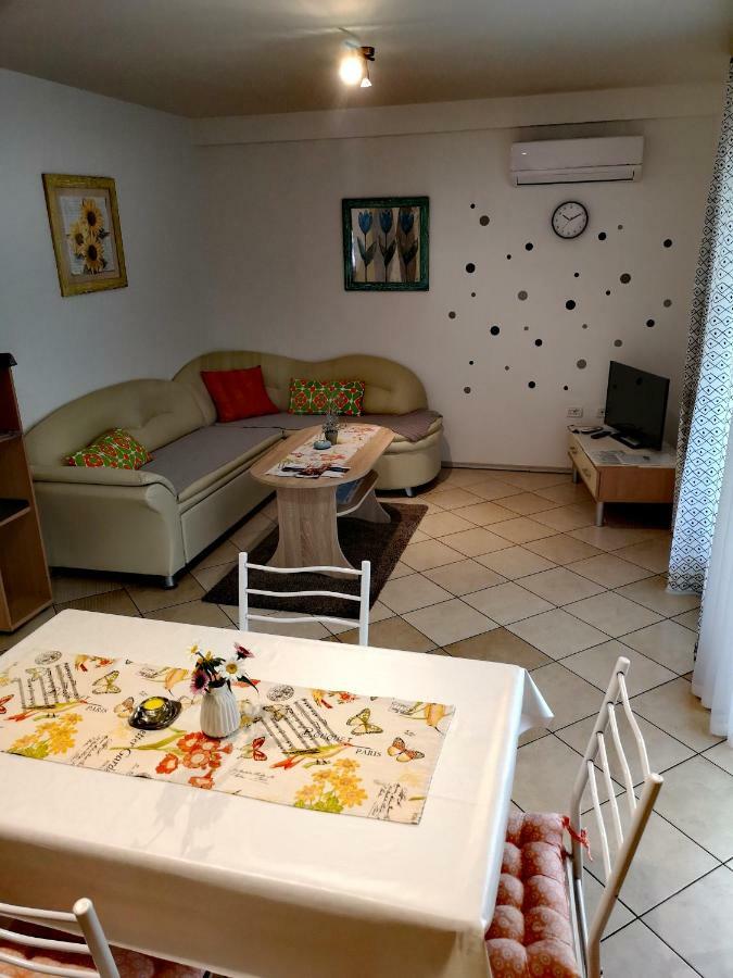 Apartman Olga Umag Exteriör bild